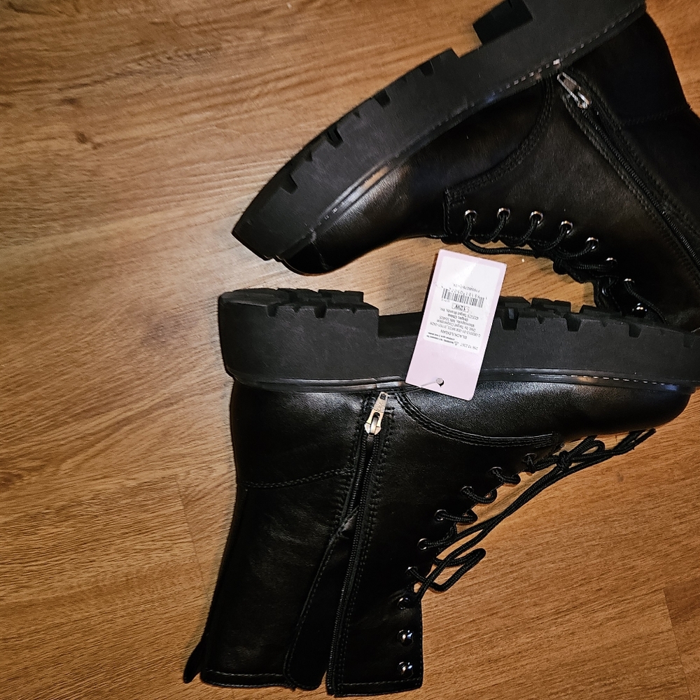 Wild Fable Black Women's Logan Lug Combat Boots w Memory Foam Insole size 12 W - Picture 7 of 10